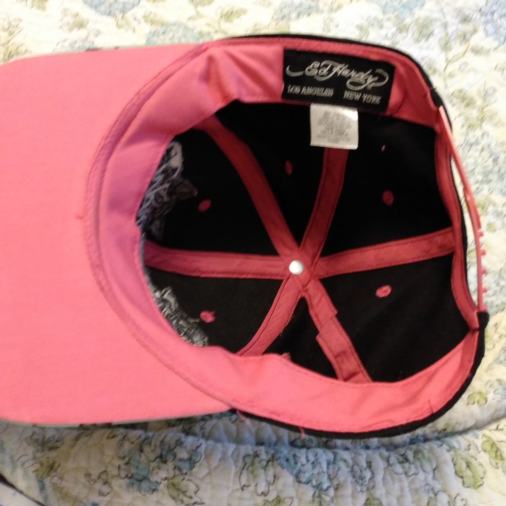 Ed Hardy Cap Style WLS14EH-5 Color: 00100